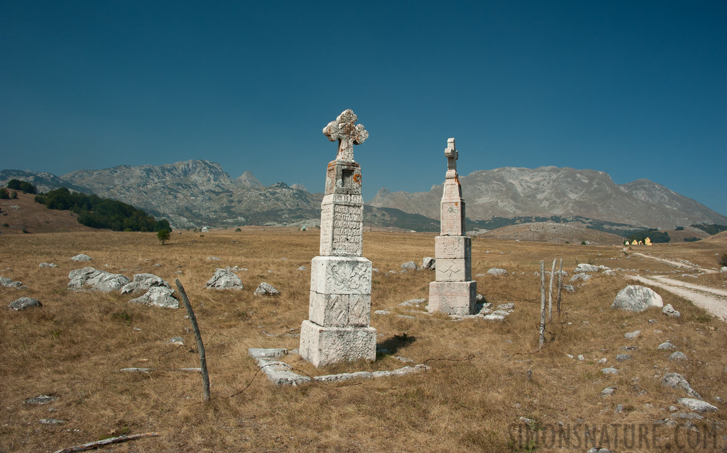 Montenegro - In the region of the Durmitor massif [28 mm, 1/200 sec at f / 14, ISO 400]